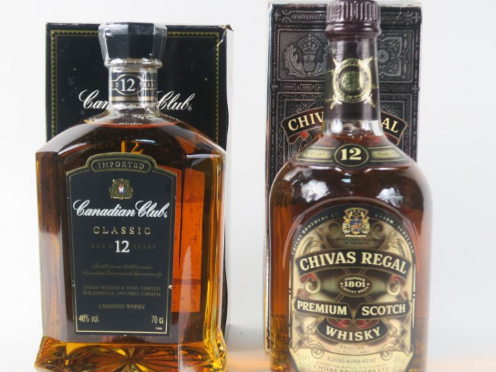 2 BOUTEILLES WHISKY : 1 CHIVAS REGAL '12 ANS' COFFRET - 1 CANADIAN '12
