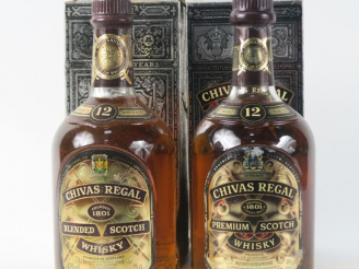 Vente aux enchères 2 BOUTEILLES WHISKY CHIVAS REGAL '12 ANS ' 