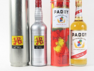 Vente aux enchères 2 BOUTEILLES WHISKY : 1 J B 'MILLENIUM' COFFRET - 1 PADDY COFFRET