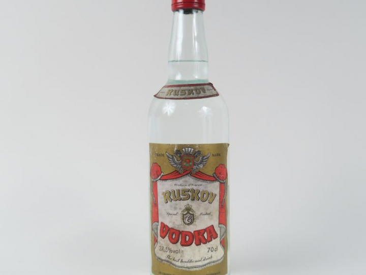 1 BOUTEILLE VODKA RUSKOV