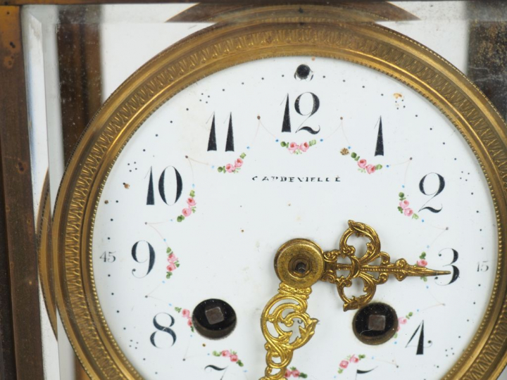 Garniture de cheminée Art Déco de style égyptien en marbre portor et b