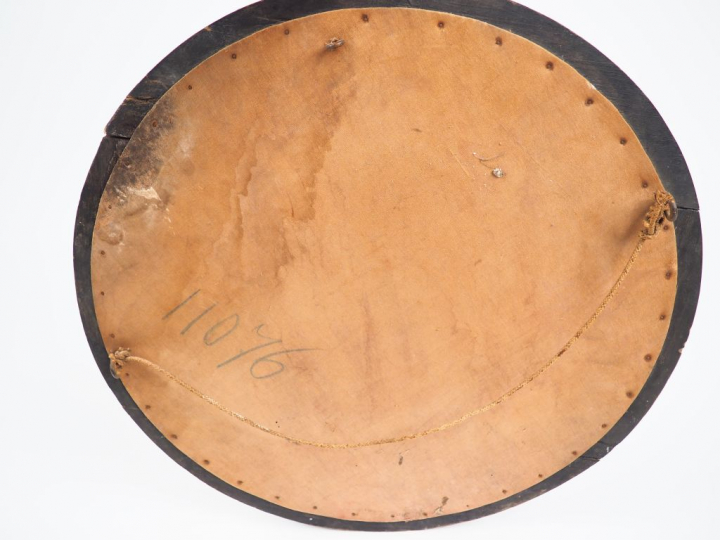 Carlo BUGATTI.  Miroir en bois noirci incrusté d'étain et cuivre marte