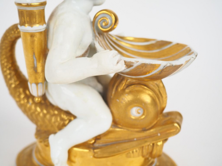 Porte plume Napoléon III en porcelaine de Paris blanche et dorée, à dé