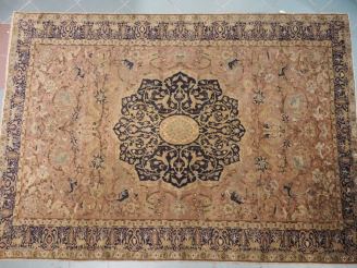 Vente aux enchères Paire de tapis d'Orient début XXème en laine et soie. Dim. 297 x 209 c
