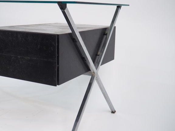 FRANCO ALBINI pour KNOLL.  Bureau 1970 en verre, métal chromé et bois 