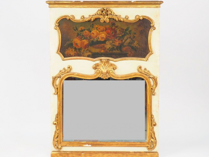 Trumeau fin XIXème début Xxème de style Louis XVI, en bois peint et do