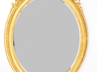 Vente aux enchères Grande glace médaillon Napoléon III de style Louis XVI à décor de godr