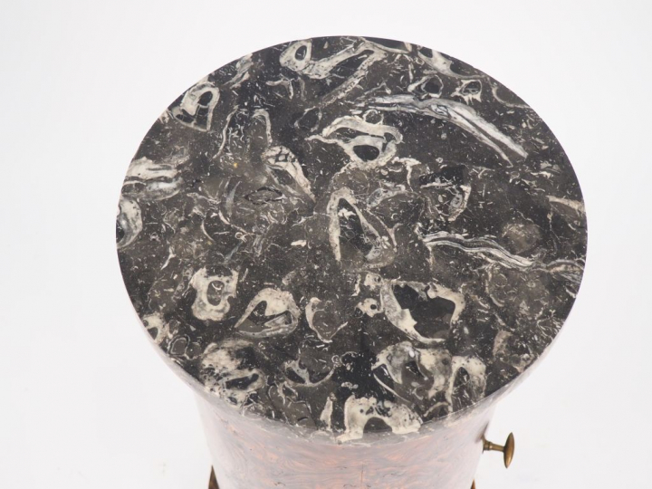 Somno de style Empire en placage de loupe de noyer, ouvrant à un abatt