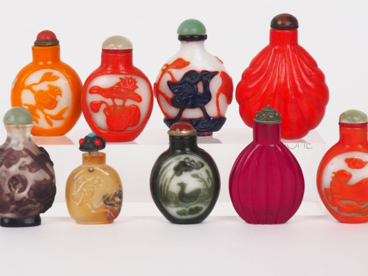 Chine XXème siècle Lot comprenant neuf flacons tabatières, dont sept e