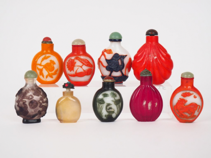 Chine XXème siècle Lot comprenant neuf flacons tabatières, dont sept e
