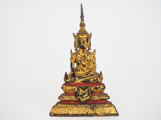 Vente aux enchères Rattanakosin, XIXe siècle Bouddha en bronze doré, reposant assis sur u
