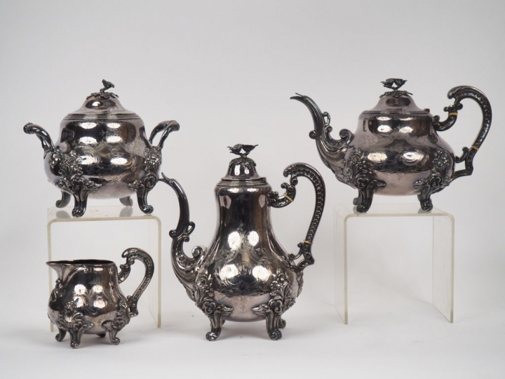 Service à café et à thé Napoléon III de style Rocaille en argent, poin