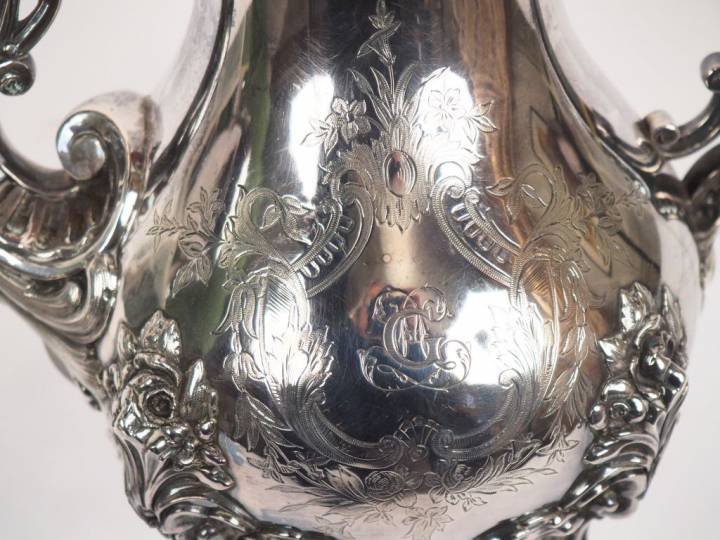 Service à café et à thé Napoléon III de style Rocaille en argent, poin