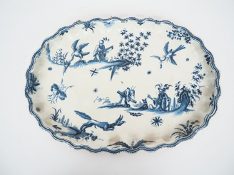 Vente aux enchères MARSEILLE Bonnefoy.  Plat ovale XVIIIème décor en camaieu bleu de grot