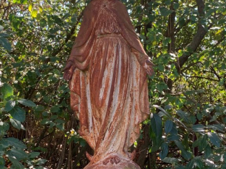Vente aux enchères Vierge en Majesté en fonte du Val d’Osne. H. 116 cm