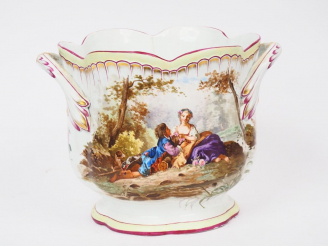 Vente aux enchères MAJORELLE Nancy. Cache pot fin XIX en faience fine à décor polychrome 