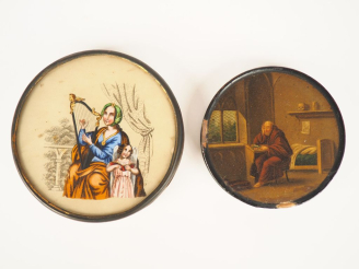 Vente aux enchères Deux différentes boites Restauration, (une en papier mâché et fixé sou