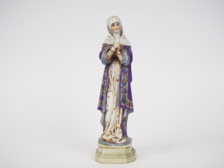 Vente aux enchères Statuette 1900 en porcelaine polychrome. H. 29 cm