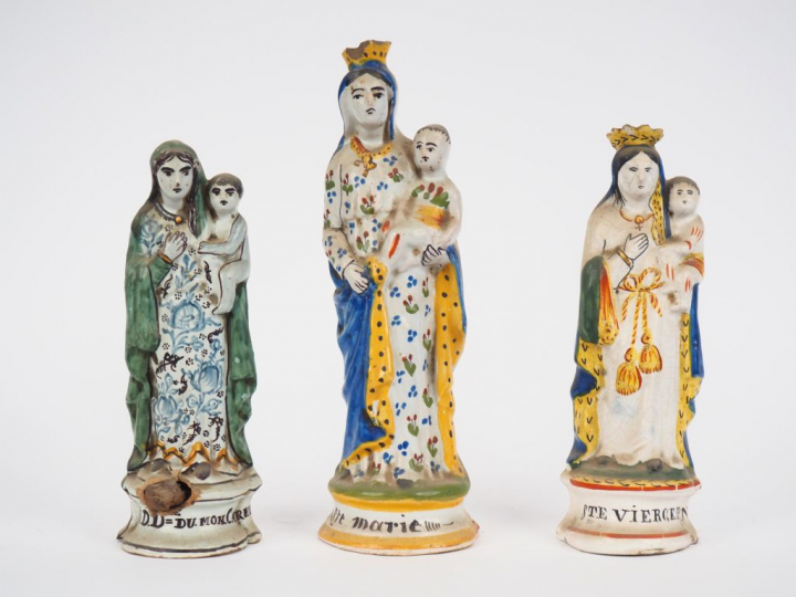 Trois différentes Vierges XIXème en faïence polychrome  (accidents). H