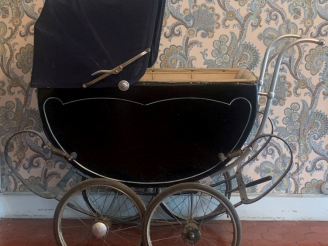 Vente aux enchères Landau ancien.