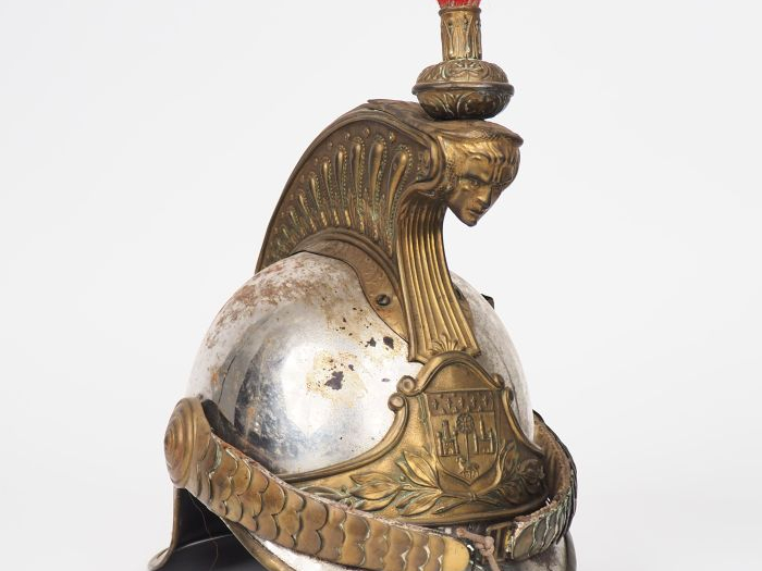 Casque troupe type cuirassier 1874, bombe acier argenté avec quelques 