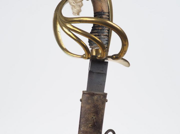 Sabre troupe de cavalerie espagnole – lame courbe à dos plat signée su