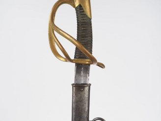Vente aux enchères Sabre troupe de cavalerie légère daté Mars 1880, lame courbe à dos pla