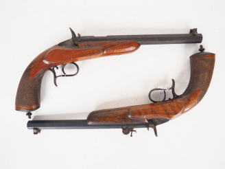 Vente aux enchères Belle paire de pistolets de tir à coffre système Flobert. Canons octog