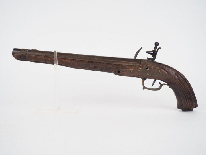 Grand pistolet d’arçon très tardif pour la décoration ou la vente au t