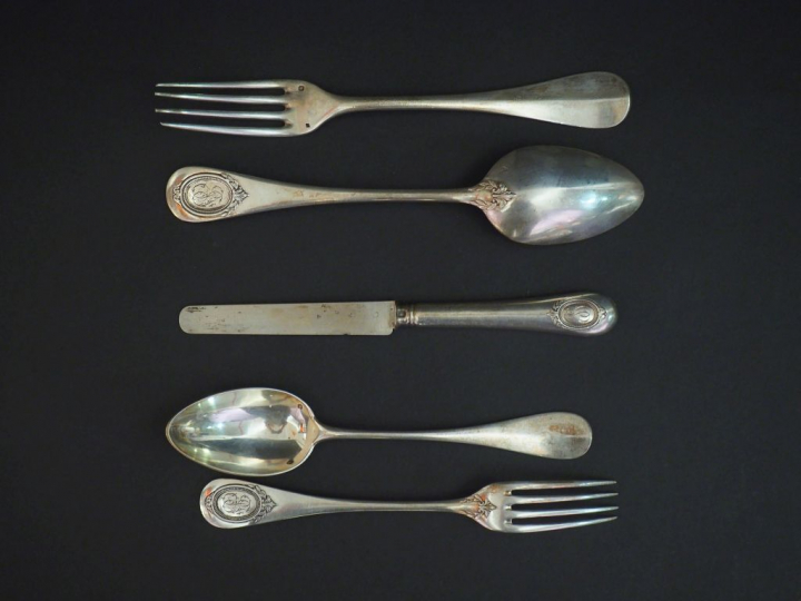 Partie de ménagère en argent 925, poinçon Minerve, modèle feuillagé et