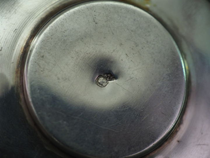 Coquetier et son présentoir de style Louis XV en argent 925, poinçon M