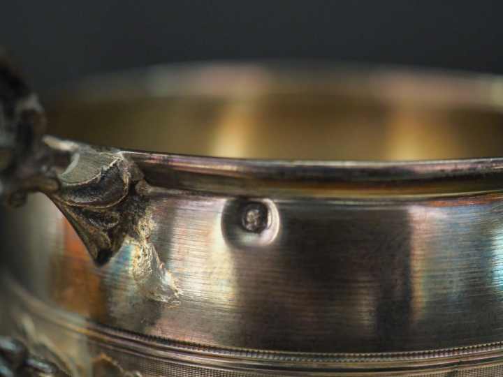 Ensemble comprenant :  - une tasse et sa sous-tasse en argent 925, poi