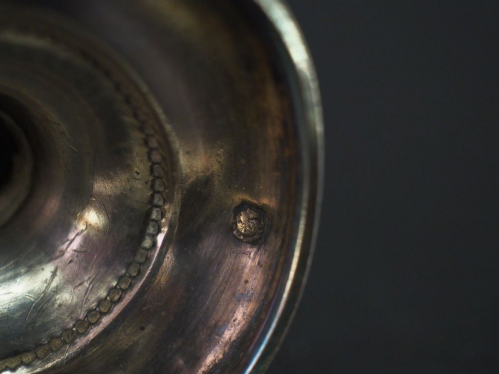 Ensemble comprenant :  - une tasse et sa sous-tasse en argent 925, poi