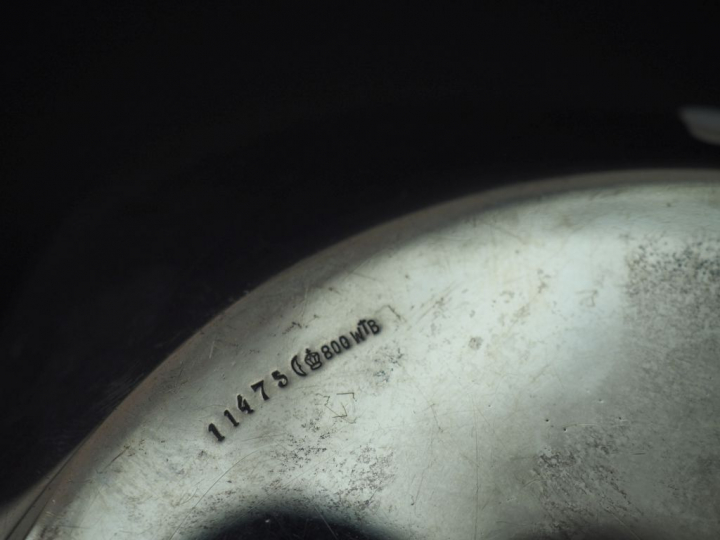 Petite panière à anse en argent lisse 800.  Le pourtour et la anse, à 