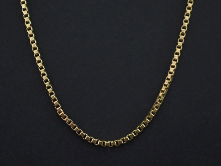 Chaine en or jaune 585, maille vénitienne. Long. 57,5 cm Poids. 7,77 g