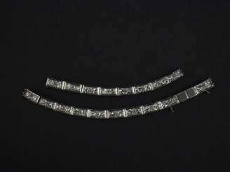 Vente aux enchères Deux élément de collier ou de bracelet en or blanc 750, composés de ma