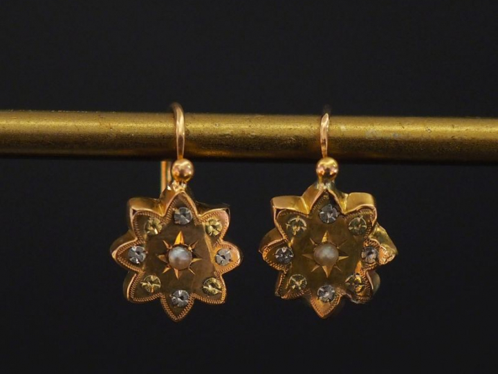 Paire de perces oreilles Napoléon III en or jaune 750 en forme d'étoil