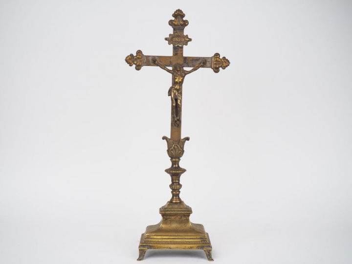 Crucifix Louis XIVen bronze. H. 54,5 cm