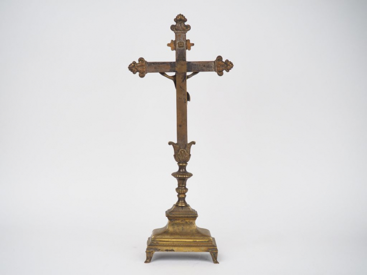 Crucifix Louis XIVen bronze. H. 54,5 cm