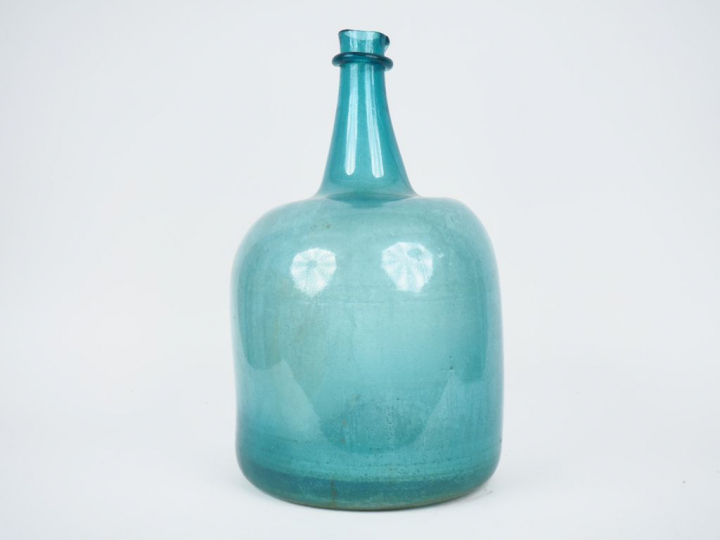 Bouteille ou dame jeanne XVIIIème en verre bleu soufflé de la Grésigne