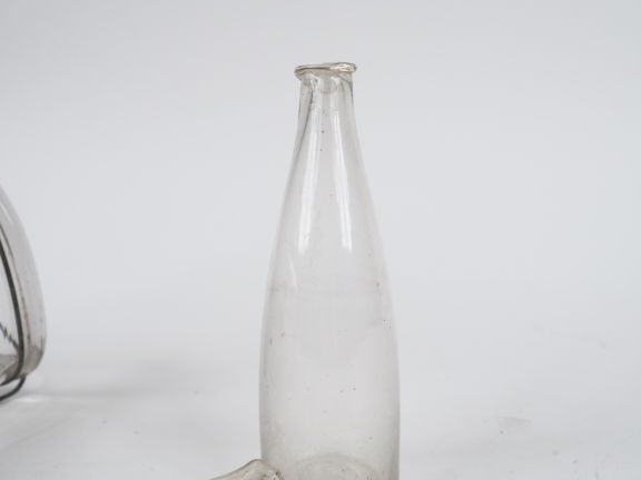 Grand réservoir XIXème en verre soufflé.  H. 33,5 cm Abreuvoir à oisea