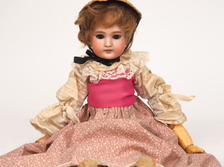 Poupée DEP taille 6, tête porcelaine de fabrication allemande, bouche 