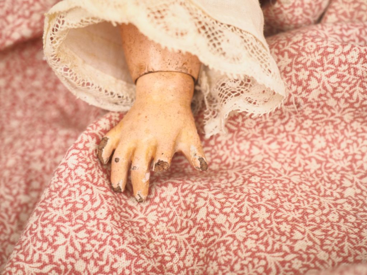 Poupée DEP taille 6, tête porcelaine de fabrication allemande, bouche 