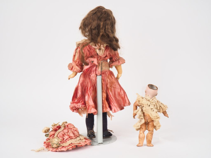 Poupée SIMON   HALBIG. Circa 1900, yeux basculants bleus, bouche ouver