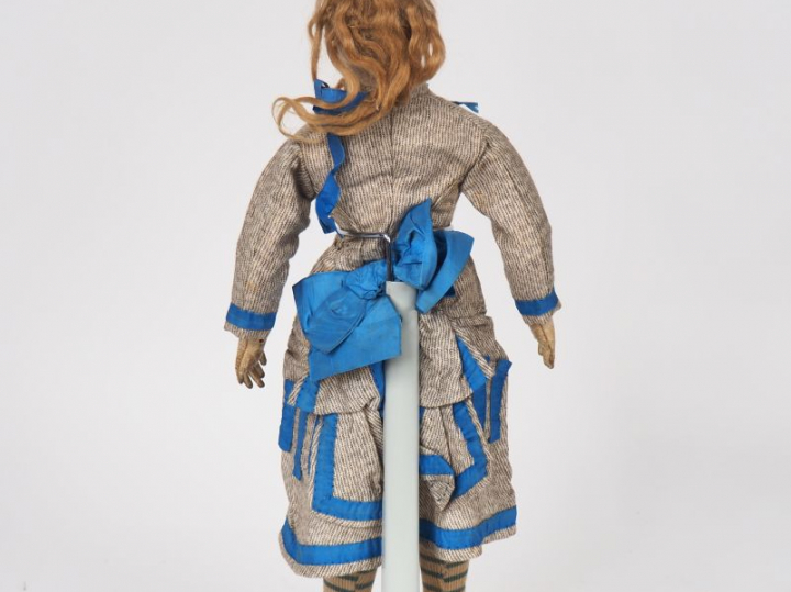 Poupée de fabrication française GAUTIER Circa 1870 avec son trousseau 