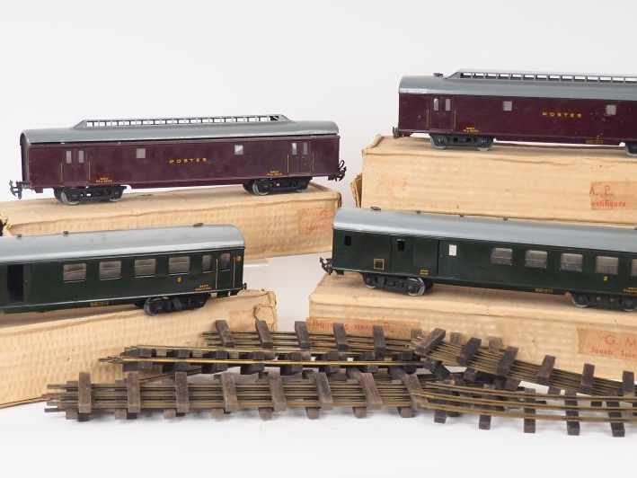 Lot de 4 voitures en O de marque GMP, bel état en boite d'origine dont