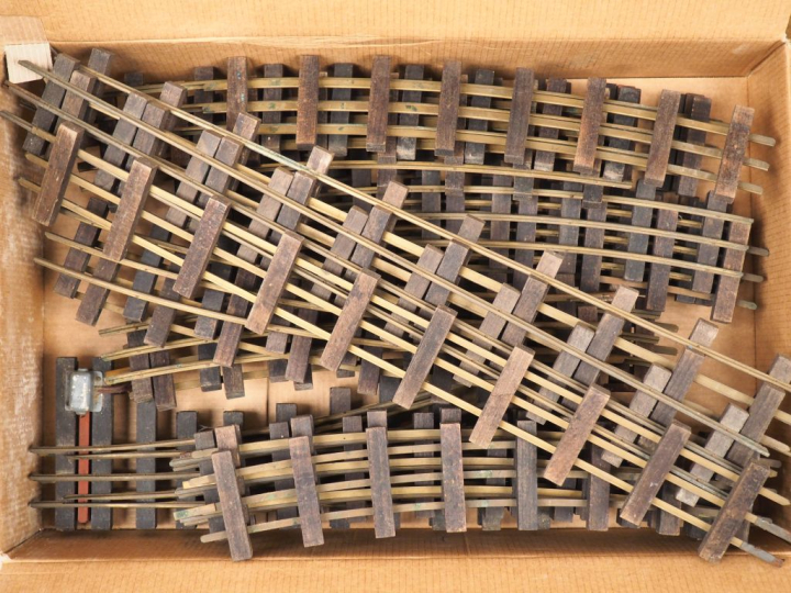 Lot de 4 voitures en O de marque GMP, bel état en boite d'origine dont