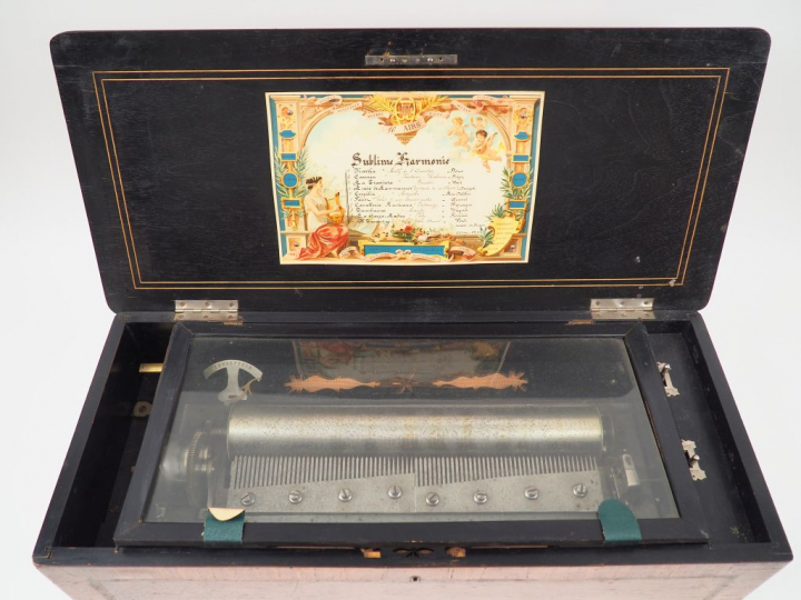 Boite à musique Napoléon III dix airs "Sublime harmonie". (en état de 