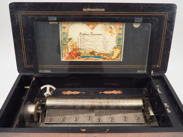 Boite à musique Napoléon III dix airs "Sublime harmonie". (en état de 