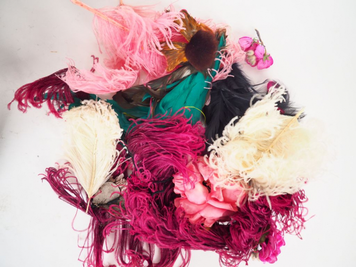 3 différentes boites à chapeau dont une de Jean Barthet avec son chape